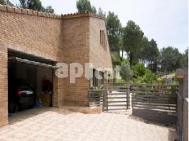 Houses (villa / tower), 258.00 m², almost new
