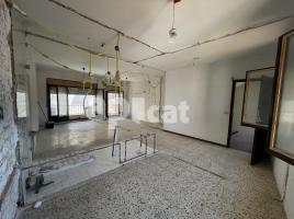 Property Vertical, 127.00 m², near bus and train, Calle Andreu Llambric