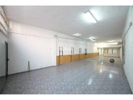 Local comercial, 304.00 m²