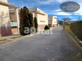 Houses (terraced house), 180.00 m², near bus and train, almost new