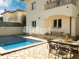 Houses (villa / tower), 172.00 m², Calle Olives, 16a