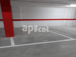 For rent parking, 12.00 m², Calle de Pi i Margall