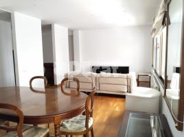 Flat, 119.00 m², close to bus and metro