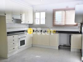 Flat, 86 m², almost new