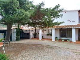 Houses (detached house), 729.00 m², near bus and train