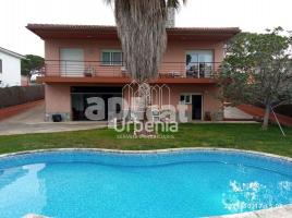 Houses (terraced house), 250 m², almost new, Zona