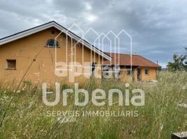 Houses (terraced house), 301 m², almost new, Zona