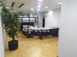 For rent office, 620.00 m², close to bus and metro, Calle del Consell de Cent, 445