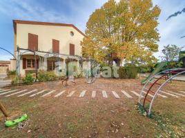 Houses (detached house), 1011.00 m², near bus and train