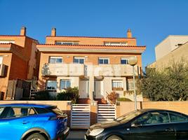 Terraced house, 327.00 m², near bus and train, almost new, Torrefarrera