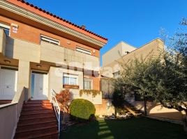 Terraced house, 327.00 m², near bus and train, almost new, Torrefarrera