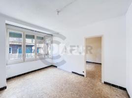 Flat, 65.00 m², close to bus and metro
