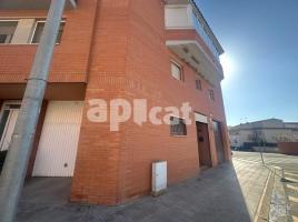 Houses (terraced house), 300.00 m², almost new, Avenida de Lleida