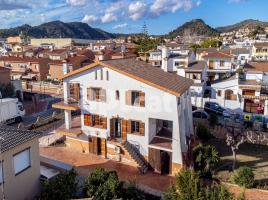 Houses (villa / tower), 551.00 m², Calle Sta Magdalena, 34