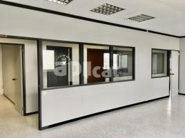 For rent office, 220.00 m², Calle de Salt, 19