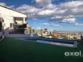 Houses (terraced house), 581 m², almost new, Zona