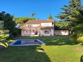 For rent Houses (villa / tower), 230.00 m²