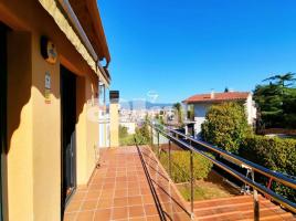 Houses (villa / tower), 342 m², almost new, Zona