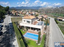 Houses (villa / tower), 579.00 m², almost new