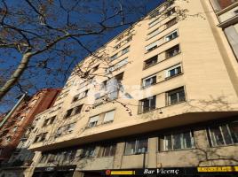 Flat, 54.00 m², close to bus and metro