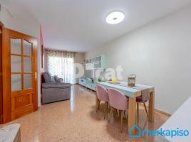 Flat, 125.00 m², near bus and train, almost new