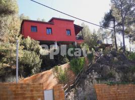 Houses (detached house), 250.00 m², near bus and train, almost new