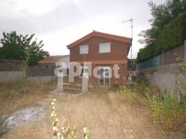 Houses (detached house), 255.00 m², near bus and train, almost new