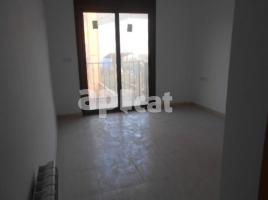 Flat, 54.00 m², near bus and train, almost new