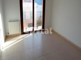 Flat, 61.00 m², near bus and train, almost new, CALL