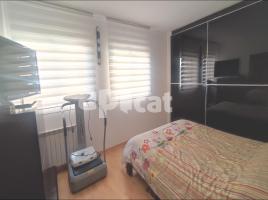 Flat, 110.00 m², near bus and train, almost new