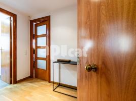 Flat, 120.00 m², near bus and train, almost new, El Centre