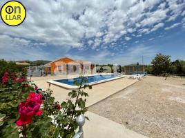 Houses (detached house), 242.00 m², near bus and train, almost new, La Carrasca