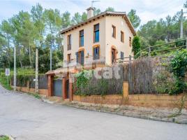 Houses (country house), 226.00 m², near bus and train, almost new