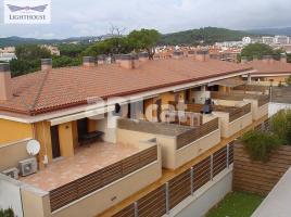 Houses (terraced house), 250000.00 m², near bus and train, almost new