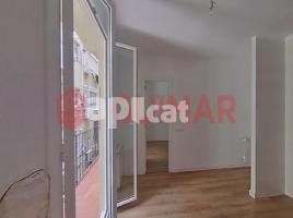 Flat, 68.00 m², close to bus and metro