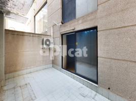 For rent business premises, 132.00 m², near bus and train, Calle de Calàbria