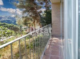 Houses (terraced house), 300 m², almost new, Zona