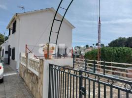 дома (особняк), 173.00 m², pядом автобусный и железнодорожный, Costa Cunit - Els Jardins - Els  Rosers