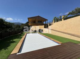 Houses (villa / tower), 299.00 m², almost new