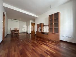 Flat, 91.00 m², near bus and train, almost new, Calle de Caresmar
