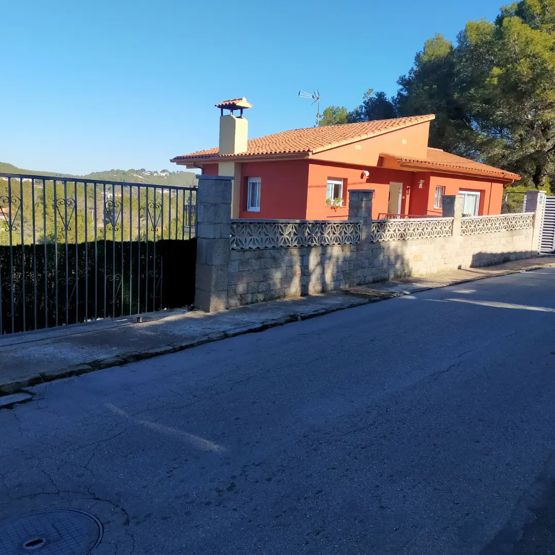  (xalet / torre), 150.00 m², près de bus et de train, Calle Tomas Breton