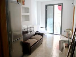 Flat, 68.00 m², near bus and train, almost new