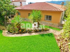 Houses (detached house), 290 m², almost new, Zona