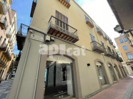 Lloguer local comercial, 160.00 m², prop de bus i tren, Calle Joan Maragall, 18