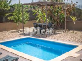 Houses (villa / tower), 354.00 m², almost new, Calle Sant Cosme i Damià