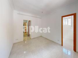 Flat, 94.00 m², close to bus and metro
