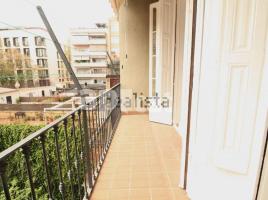 Flat, 135.00 m², close to bus and metro