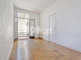 Flat, 73.00 m², close to bus and metro