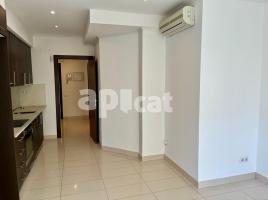 Flat, 65.00 m², near bus and train, almost new, El Centre