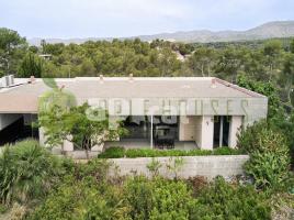 Houses (villa / tower), 300.00 m², Calle la Mistela